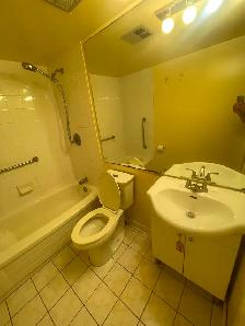 Condo Apartment in Byron, London - Photo 2