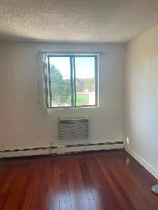 Condo Apartment in Byron, London - Photo 4