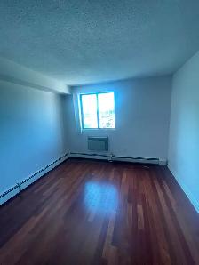 Condo Apartment in Byron, London - Photo 5