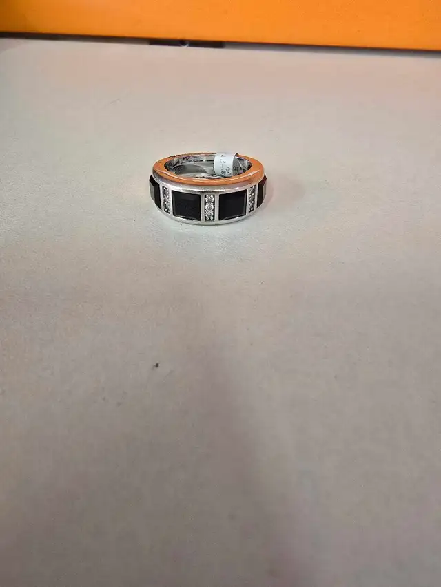 10K White Gold Men's Ring