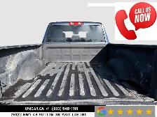 2017 Ram 1500 ST / 5.7L V8 / 4WD / Quad Cab / 6.4’ Box Navigatio - Photo 14