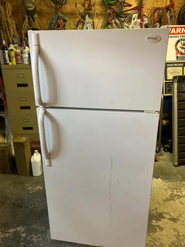 18 cubic feet refrigerator