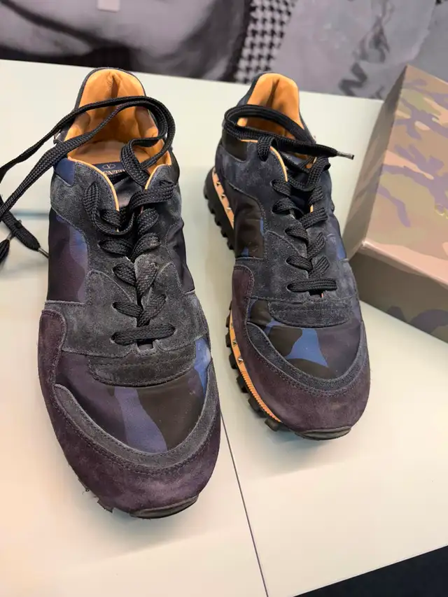 Valentino Garavani Rockrunner Camo Rockstud Sneakers EU 41
