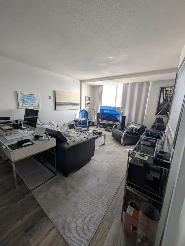 Unfurnished 1 Bed, 1 Bath Top Floor Apartment