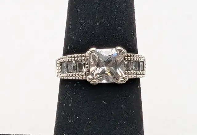 (B5330) Ring .925 Silver 4.2 Grams Size 5