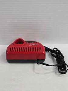 (B5009) Milwaukee 48-59-2401 Battery Charger - Photo 2