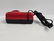 (B5009) Milwaukee 48-59-2401 Battery Charger - Photo 3