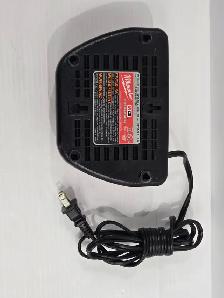 (B5009) Milwaukee 48-59-2401 Battery Charger - Photo 4