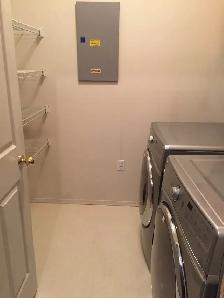 Lakeview 2 Bed 2 Bath Condo - Photo 4