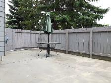 RENOVATED 3 BEDROOM   DEN TOWNHOUSE | 2 PARKING STALLS | FENCED - Photo 10