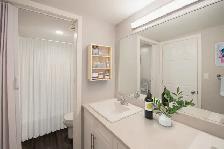 Renovated 3BR Townhouse Near Osborne Village - Photo 3
