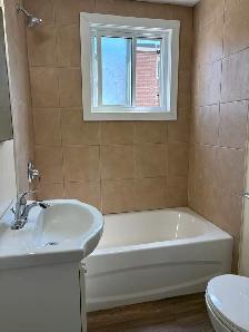 Bright 2 Bedroom Apartment in Belleville - Photo 5