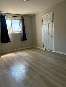 Bright 2 Bedroom Apartment in Belleville - Photo 10