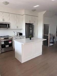 Townhouse for lease in Oakville - Photo 3