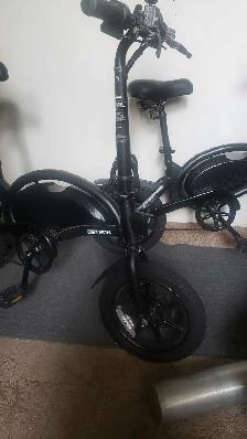 Jetson electric bikes only been riden 2 a few blocks - Photo 3