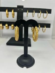 10k Textured Spiral Hoop Earrings - Photo 2