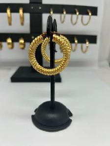 10k Textured Spiral Hoop Earrings - Photo 3