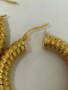 10k Textured Spiral Hoop Earrings - Photo 5