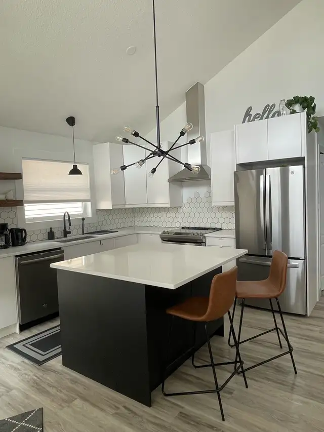 2 bedroom 1 bathroom Upper Suite