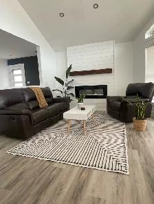 2 bedroom 1 bathroom Upper Suite - Photo 2