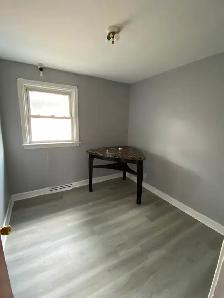 Freshly renovated 3 BD detached house in Oshawa mins from 401