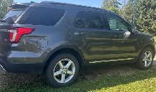 2016 Ford Explorer XLT AWD - Photo 4