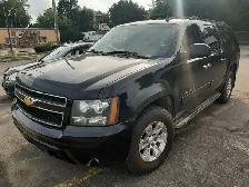 2012 Chev Suburban LT 4x4, 5.3L V8, comes with NEW ROCKERS!!