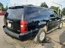 2012 Chev Suburban LT 4x4, 5.3L V8, comes with NEW ROCKERS!! - Photo 4