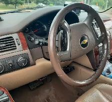 2012 Chev Suburban LT 4x4, 5.3L V8, comes with NEW ROCKERS!! - Photo 8