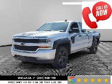 2017 Chevrolet Silverado 1500 Custom / 5.3L V8 / 4WD / Double Ca - Photo 2