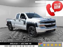 2017 Chevrolet Silverado 1500 Custom / 5.3L V8 / 4WD / Double Ca - Photo 4