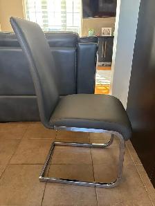 Lot de 4 chaises à vendre ‼️ - Photo 3