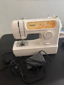 Machine à coudre à vendre ‼️DOIT QUITTER ‼️ - Photo 2