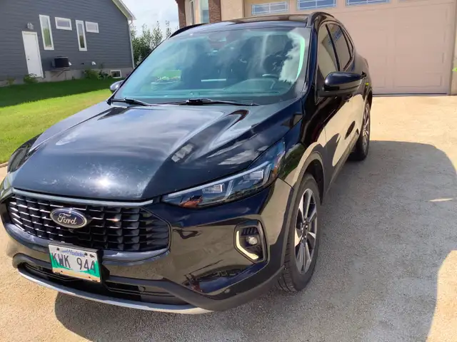 2023 Ford Escape Platinum 4 Door AWD