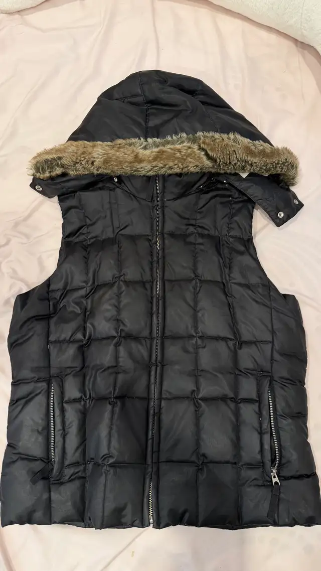 Ricki’s Medium Puffer Vest with Fur Hood