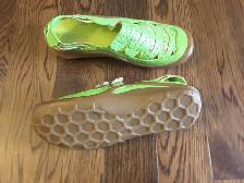 BRAND New Women leather shoes Size 9M - Photo 2