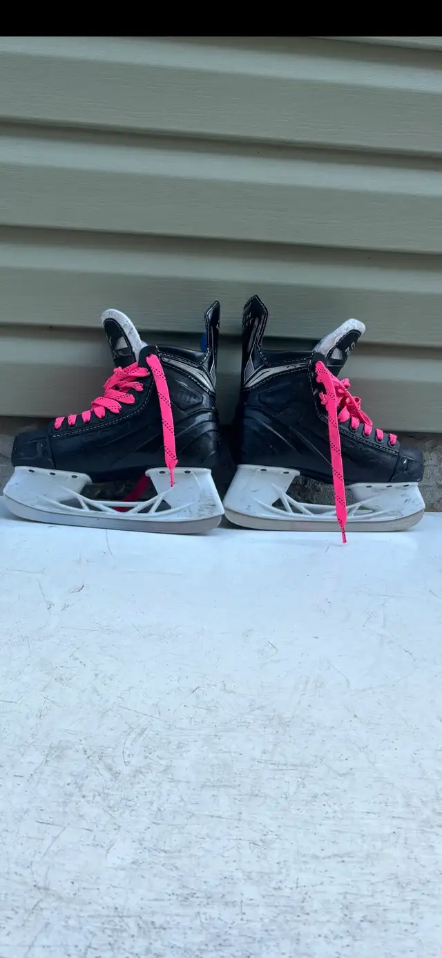 CCM Next skates