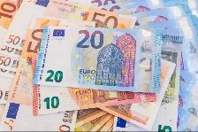 CURRENCY EXCHANGE - Photo 2
