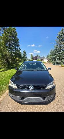 2013 VW JETTA - 2.0 L - 4 DOOR SEDAN FOR SALE
