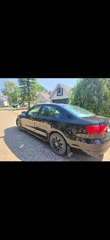 2013 VW JETTA - 2.0 L - 4 DOOR SEDAN FOR SALE - Photo 4