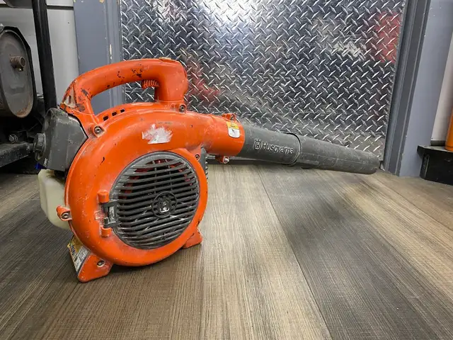Husqvarna 125B Leaf Blower, 28 CC, 170 MPH Output, Gasoline