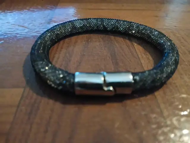 Vintage SWAROVSKI Black Stardust Crystal Mesh Bracelet Magnetic