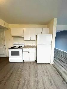 3-Bedroom 1-Bathroom l 56 Wedeene Street l Townhouse - Photo 2
