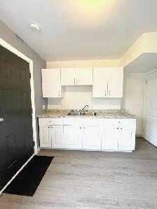 3-Bedroom 1-Bathroom l 56 Wedeene Street l Townhouse - Photo 3