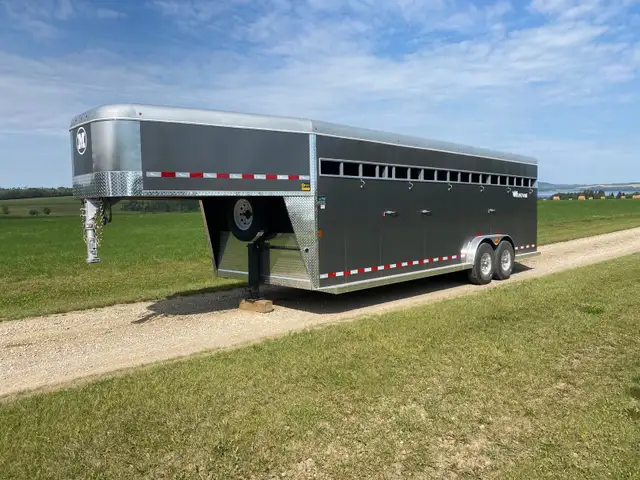 Stock trailer