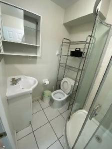 York university village rooms for rent - Photo 3