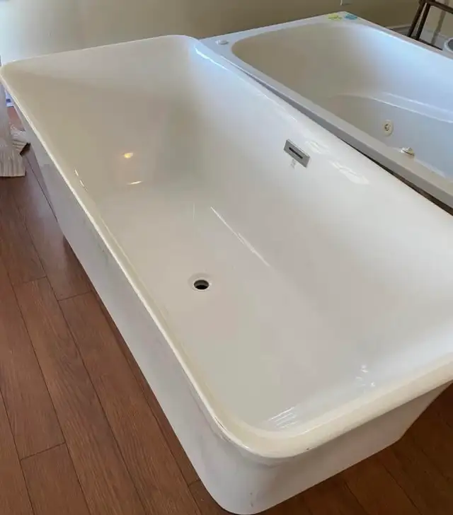 Neptune Soaker Tub
