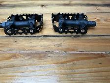Pair of Black K-70 Bicycle Pedals ! - Photo 4