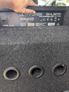 Behringer BXL3000 Bass Amp - Photo 4
