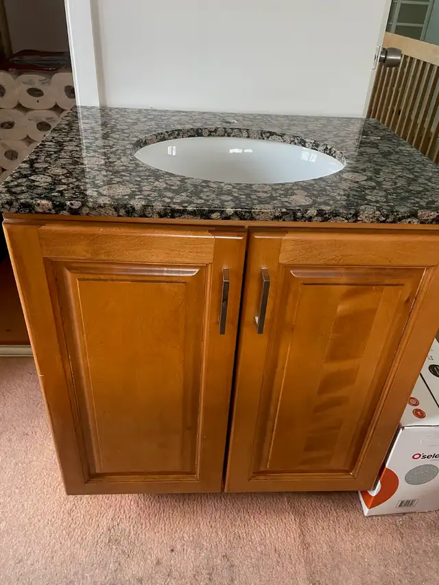 Vanité avec comptoir et lavabo intégré en marbre